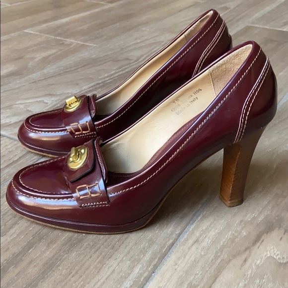 COACH Burgundy Red Heel Pumps. - Picture 2 of 6